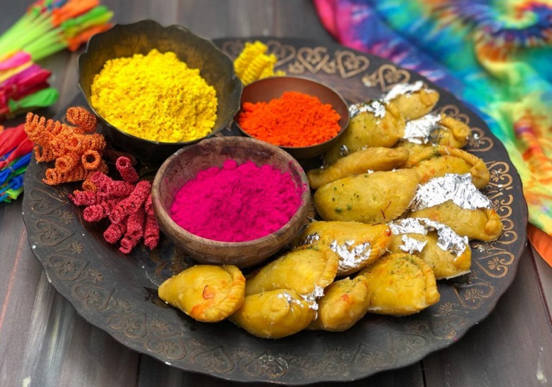 Shaping & Frying Gujiyas